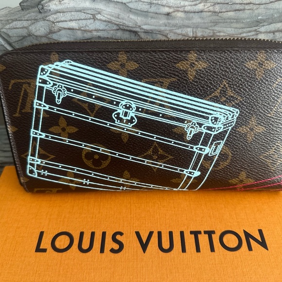 LV MONOGRAM ILLUSTRE TRUNKS WALLET - FULL INCLUSION - Picture 3 of 15